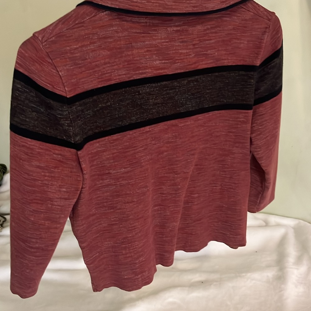 Crop top - Picture 2 of 2